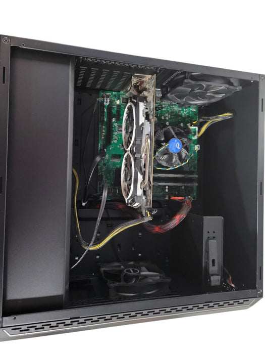 Custom/PC Asus I7-8700 @ 3.20GHz 16GB RAM 256GB NVMe ASUS GPU !