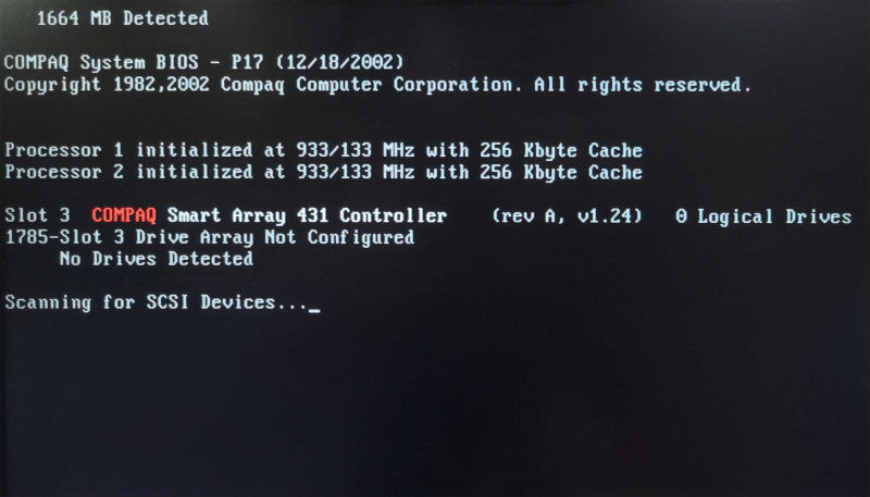 Compaq Proliant ML370R01 US D105FLB1K021 2x 933/133MHz CPUs, 1664MB RAM, READ _
