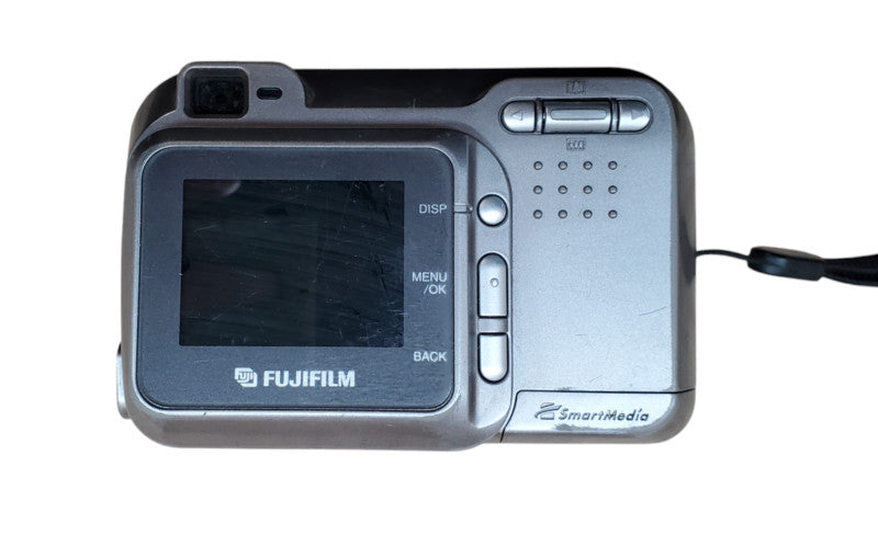 FujiFilm FinePix 2600z | 2.0MP Digital Camera | *READ*