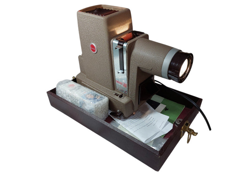 Vintage Kodak KodaSlide Signet 500 Model: 1 - 1955 Projector with Case  =