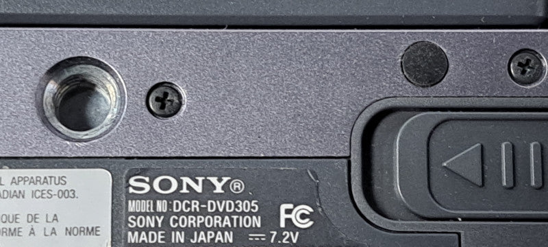 Sony Handycam DCR-DVD305 Camcorder W/ Battery