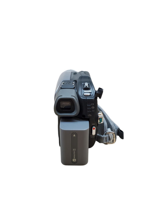Sony DCR-DVD203 Handycam Camcorder | w/ Batteries
