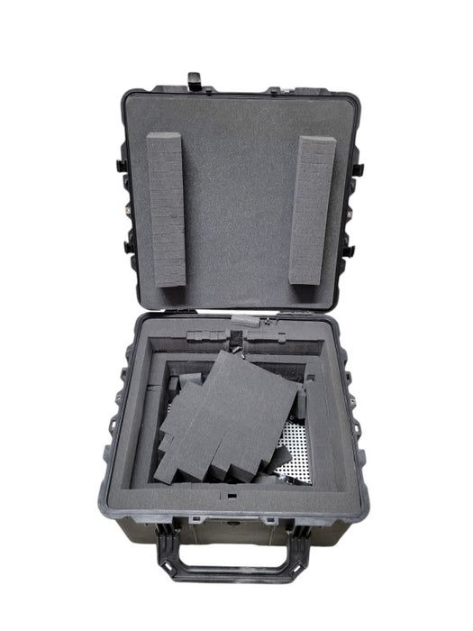 Large Pelican Style Rolling Travel Case %