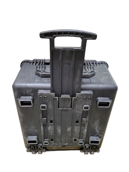 Large Pelican Style Rolling Travel Case %