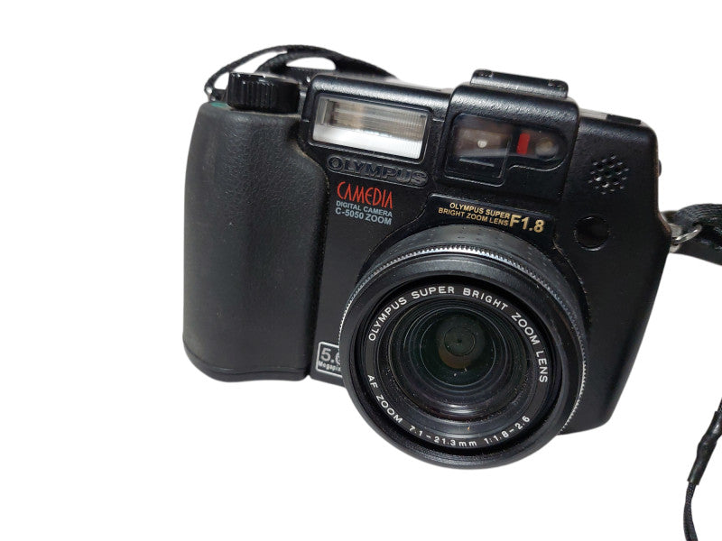Olympus Camedia Digital Camera C-5050 Zoom 5.0 Megapixels  =