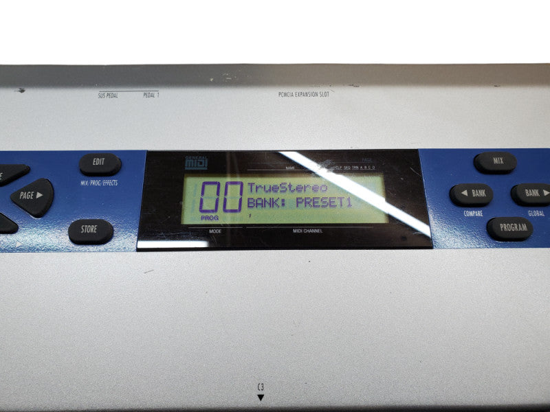Alesis QS8.2 64 Voice Expandable Synthesizer | *READ*