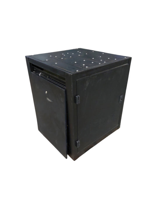 R.F.Mont Racks & Enclosures 30"x30"x36" w Keys =