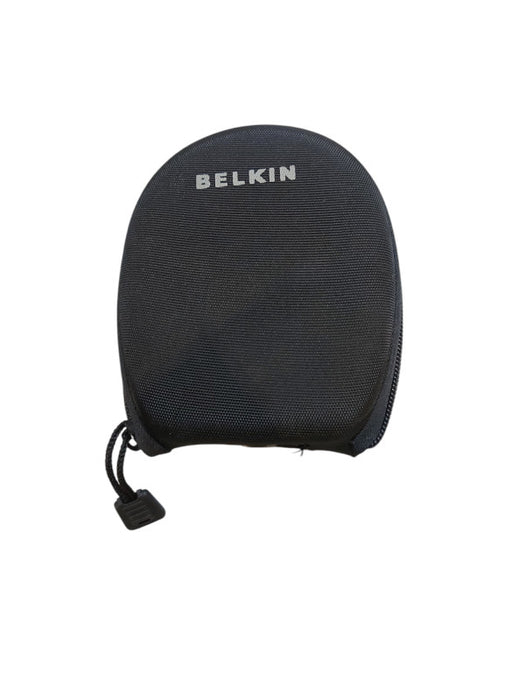 Belkin 7-in-1 Retractable Cable Travel Pack With Hard Case F3X1724