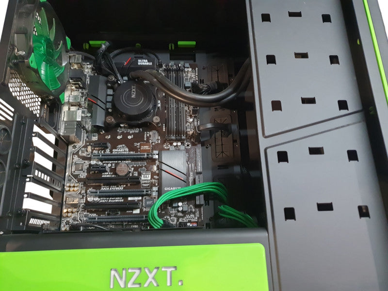 NZXT H440 ATX Mid Tower Case, GA-Z170XP-SLI, 760W PSU + Water Cooler READ