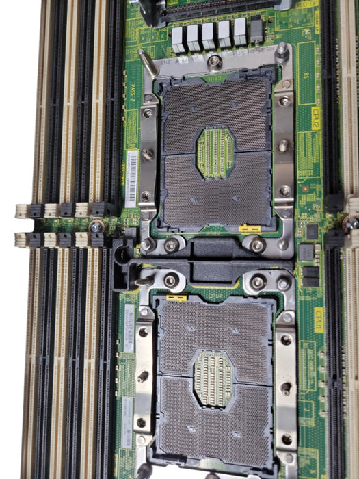 Lenovo ThinkSystem SN550 Blade server Barebone with CPU heatsinks _