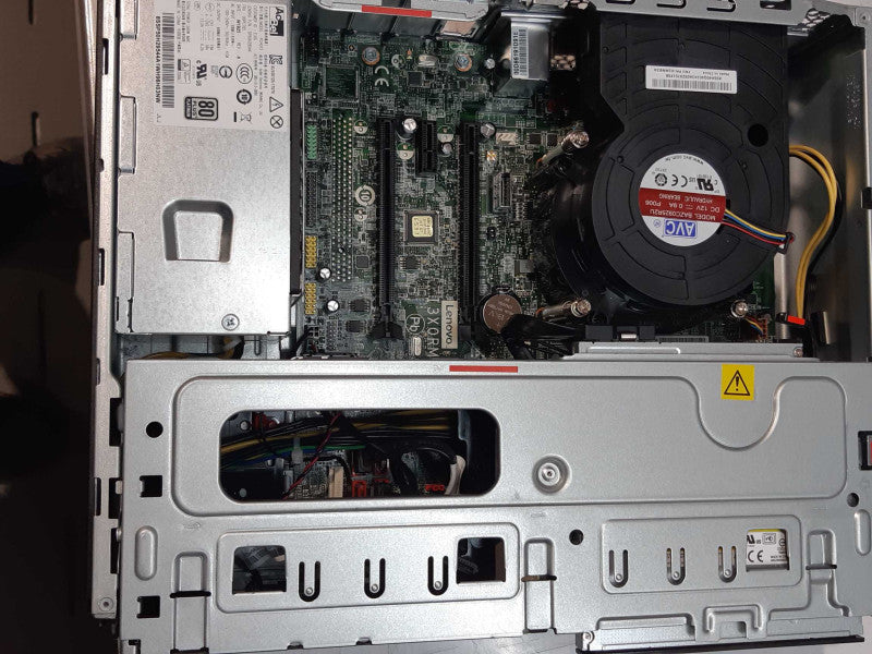 Lenovo ThinkStation P330 SFF i7-9700 3.00 GHz 16GB DDR4 Q