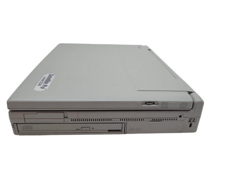 Vintage Toshiba Satellite 440CDX Pentium 100MHz 16MB NO HDD + PWR ADPTR %