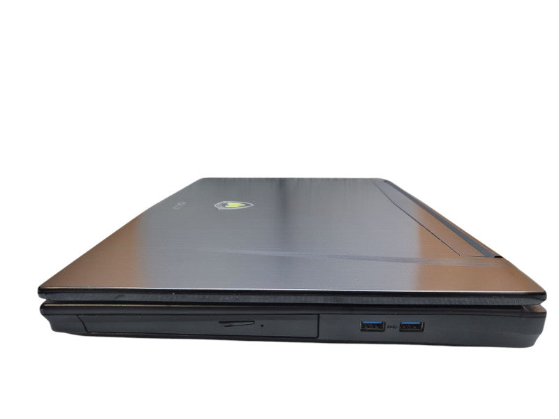 MSI Dominator WT72 Xeon E3-1505M v5 32GB DDR4 Quadro M4000 256GB SSD READ  β Lap200