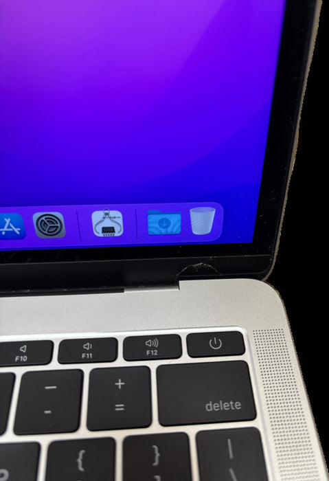 Apple MacBook Pro 13" 2017 i5-7360U @2.3GHz 8GB RAM 256GB SSD READ!
