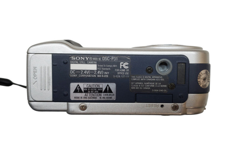 Sony Cyber-shot DSC-P31 2.0MP Digital Still Camera