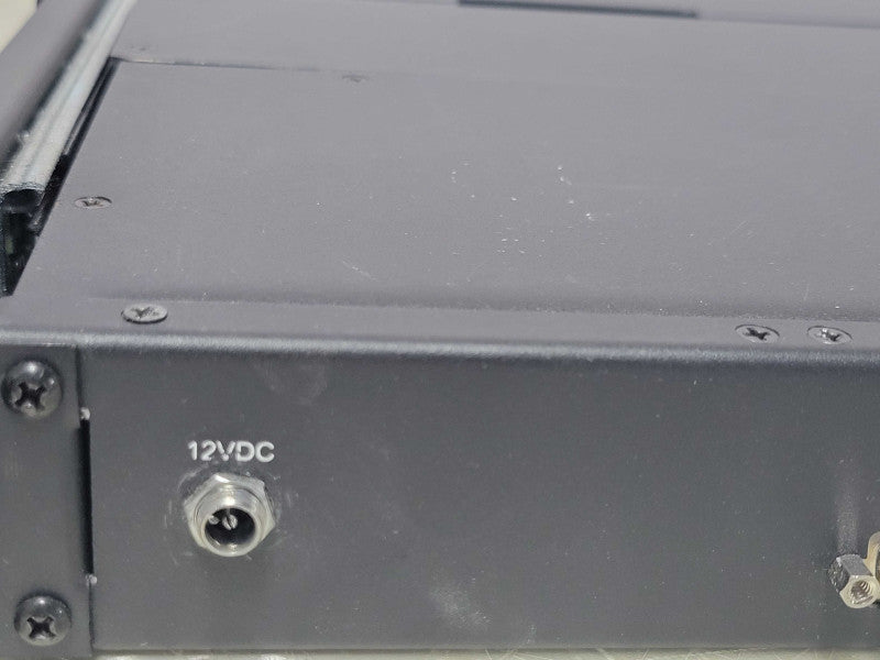 Samsung 19" Rackmount LCD Monitor with 32-port IP KVM Switch, READ _