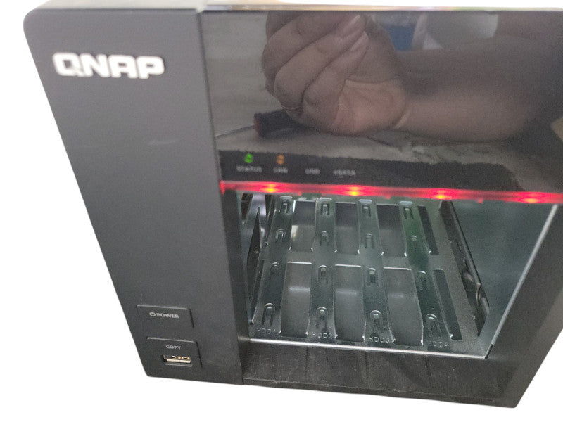 QNAP TS-412 4-Bay NAS READ !