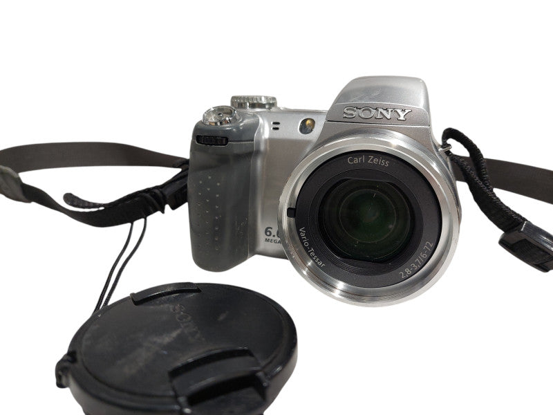 Sony Camera 6.0 Mega Pixels Cyber Shot Super Steady Shot DSC-H2 =
