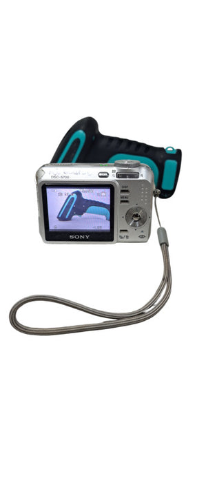 Sony Cybershot DSC-S700 7.2MP Digital Camera