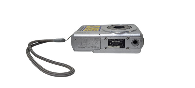 Sony Cybershot DSC-S700 7.2MP Digital Camera