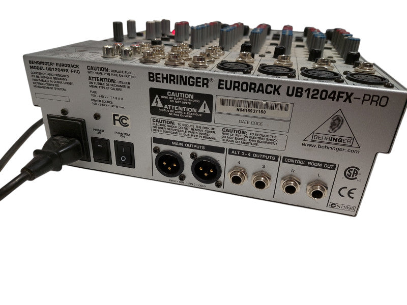 Behringer EuroRack UB1204FX- Pro Mixer 12 Input 4 Mic Ultra Low NoisEffects =