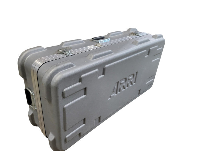 ARRI 650 PLUS Lighting Kit %