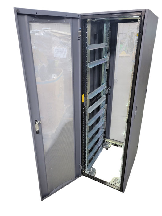 NETAPP NAC-0501 SERVER RACK - No PDUs  Q%