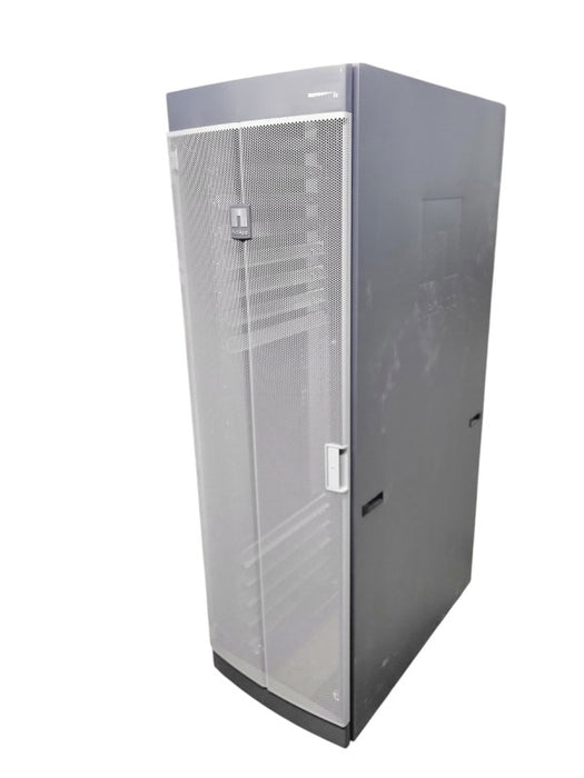 NETAPP SERVER RACK 116-00444+A0 w/ 4x PDU 150-00027-A0 %