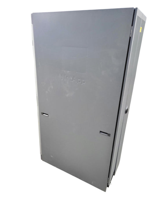 NETAPP SERVER RACK 116-00444+A0 w/ 4x PDU 150-00027-A0 %