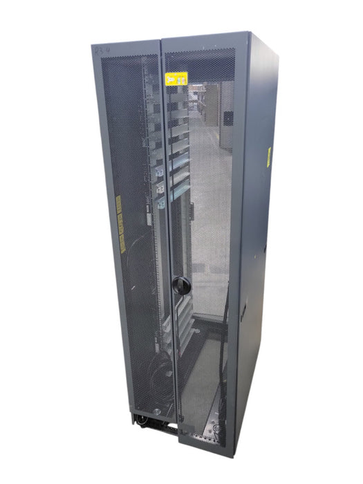 NETAPP SERVER RACK 116-00444+A0 w/ 4x PDU 150-00027-A0 %