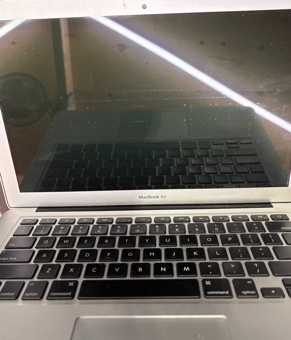 Apple MacBook Air 13" 2017 i5-5350U 8GB 256SSD No Power Adapter READ