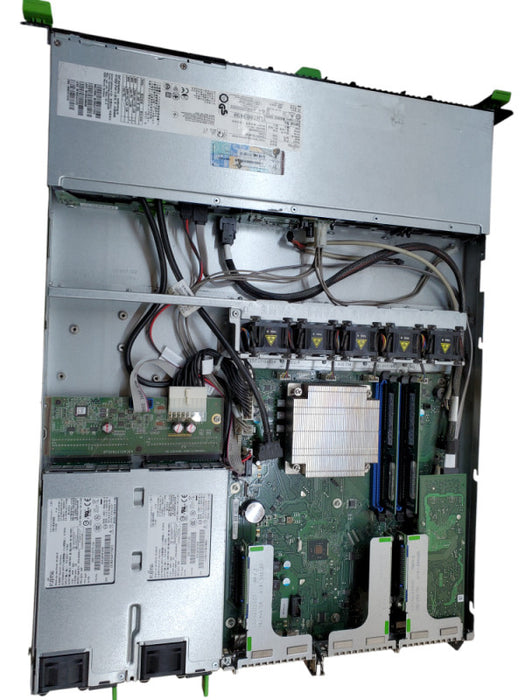 Fujitsu Primergy RX1330 M1 1U 8x2.5", Xeon E3-1220 v3 16GB RAM