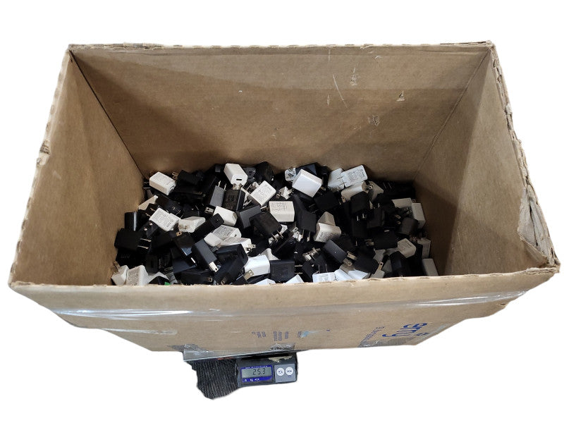 Assorted USB Power adapter 55.9lb/25.3kg $