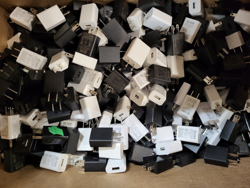 Assorted USB Power adapter 55.9lb/25.3kg $