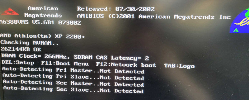 AMD Athlon XP 2200+ @ 1.8GHz MSI KT3 Ultra 2 (MS-6380E) 256MB DDR2 %