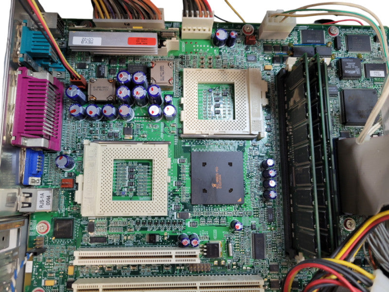 2x Intel Pentium III 1000Mhz [SL5FQ] Intel G7ESZ 1280MB RAM (READ) %