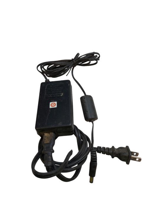 Caltronics Charging Base for Motorola MagOne BPR 40 AAH84RCS8AA1AN Radio