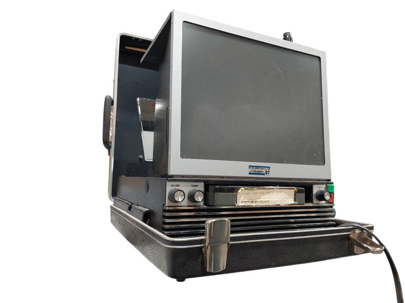 FairChild Super 8MM Sound Projector Seventy07 Model:707-03C built in screen =