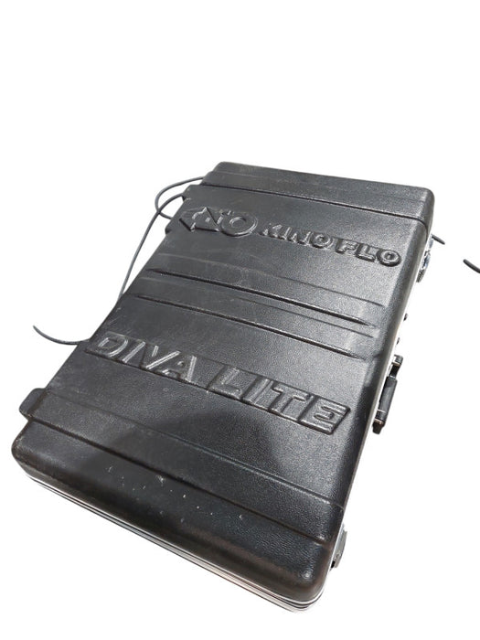 Kino Flo Diva Lite 400 Model:DIV-400U Complete Kit with Spare Bulb & Case  =