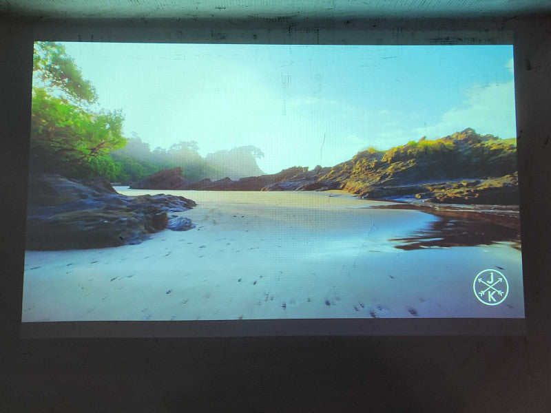 CHRISTIE LWU501i 1080P LUMENS PROJECTOR w/ 1495 LAMP HOURS $