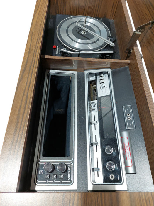 Vintage Fleetwood Radio Stereo Vinyl, 8 Track Furniture Piece Model: 1S3592 =