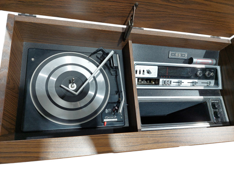 Vintage Fleetwood Radio Stereo Vinyl, 8 Track Furniture Piece Model: 1S3592 =