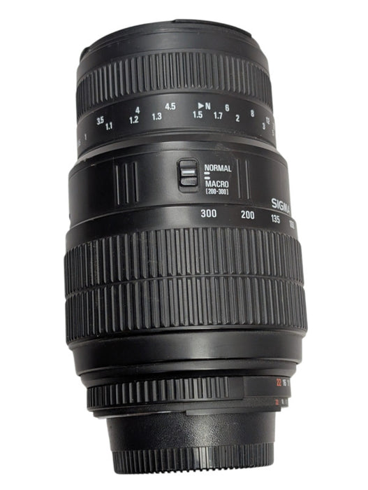 Nikon Sigma 70-300mm Macro Lens READ  -