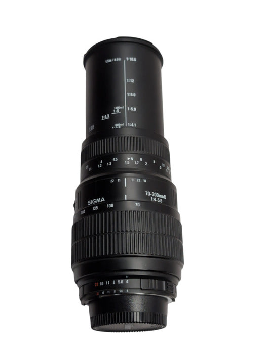 Nikon Sigma 70-300mm Macro Lens READ  -