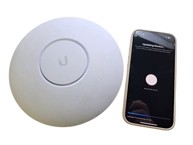 Ubiquiti Networks UAP-AC-PRO 1300Mbps AC Wireless Access Point