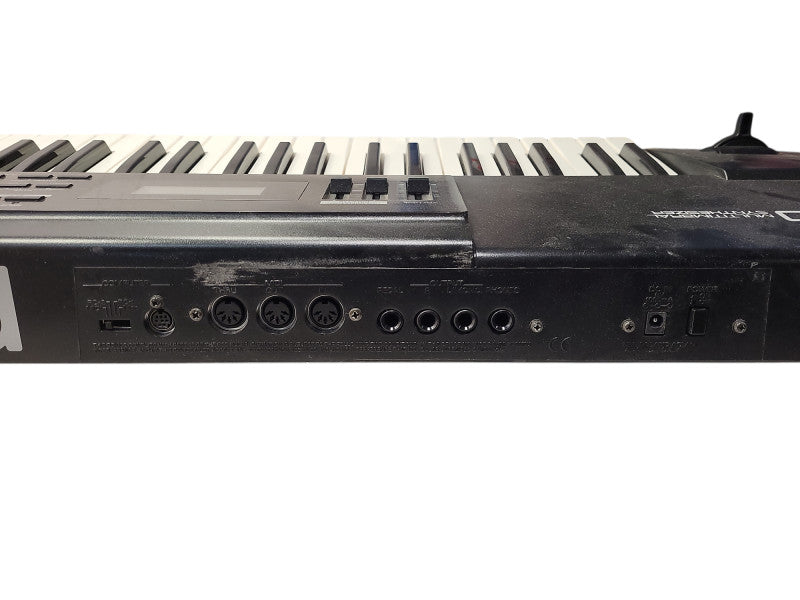 Roland XP-10 Multitimbral Synthesizer No AC READ Q$