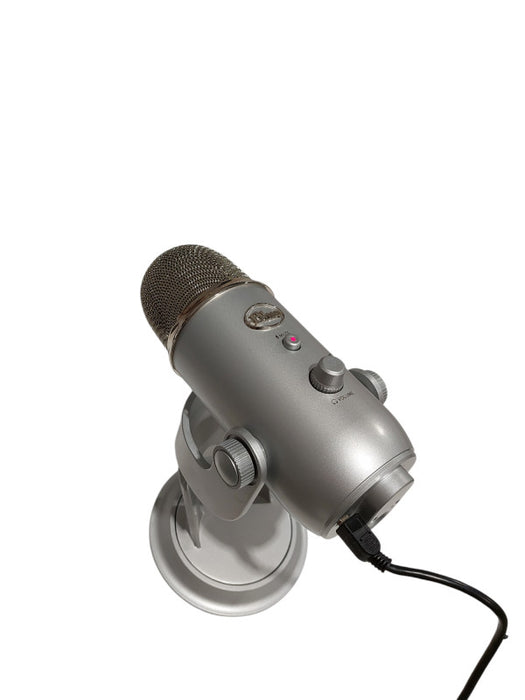 Blue Yeti  Stereo USB Microphone Silver/Chrome  =