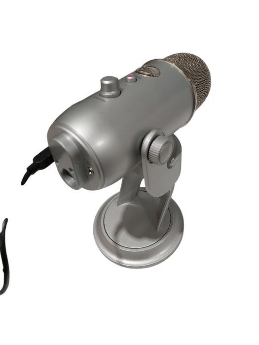 Blue Yeti  Stereo USB Microphone Silver/Chrome  =