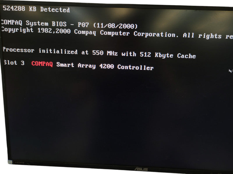 COMPAQ PROLIANT 1850R - Pentium III 550MHz 512MB RAM Smart 4200 225W PSU %