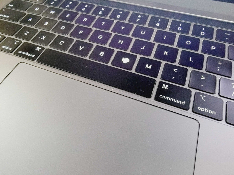 Apple Macbook Pro 2019 13" 4-Core i5-8279U @ 2.4GHz 8GB DDR3 250GB SSD (